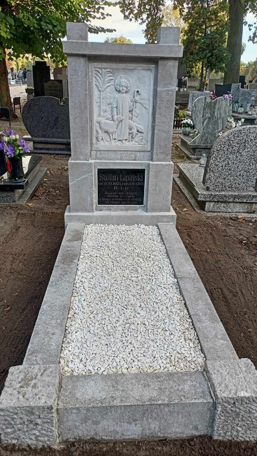 Odnowiony grób Stefana Lipińskiego, który zmarł jako...