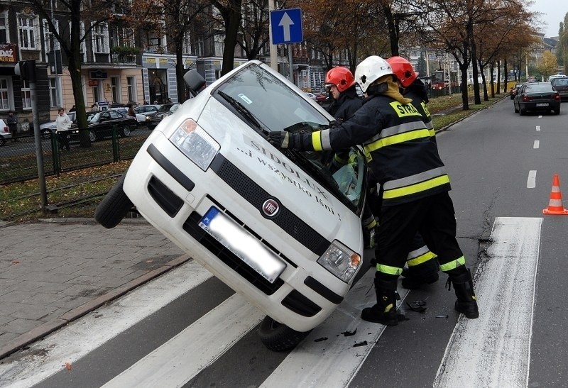 Szczecin. Kolizja na placu Odrodzenia