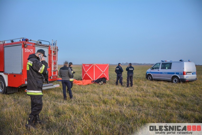 Śmiertelny wypadek motolotniarza w Oleśnicy. Nie żyje 33-letni mężczyzna [ZDJĘCIA]