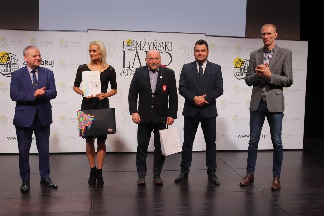 Gościem honorowym Łomżyńskich Laurów Sportowych był Karol Bielecki (pierwszy z prawej). Druga z lewej jedna z laureatek Justyna Korytkowska
