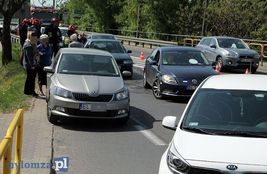 Karambol w Piątnicy. Zderzyło się pięć pojazdów. Jedna osoba...