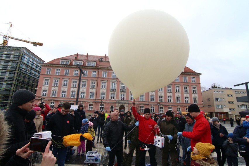 Wolontariusze ze skarbonkami ruszyli już na ulice miasta.