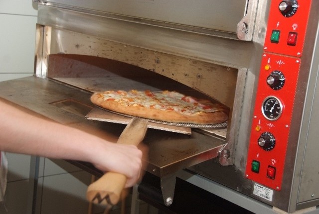 Nowe smaki pizzy oraz zapiekanki pojawiły się w  menu kieleckiej pizzerii Primo Pizza.