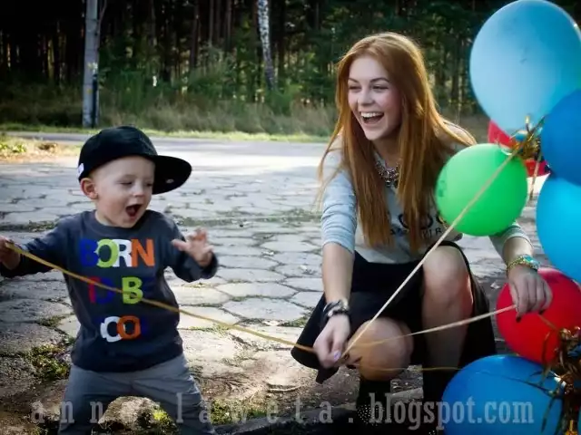 Ania Sławeta i jej synek Karol. Oboje są bohaterami bloga pisanego przez Anię. Takie zdjęcia to jego mocna strona.