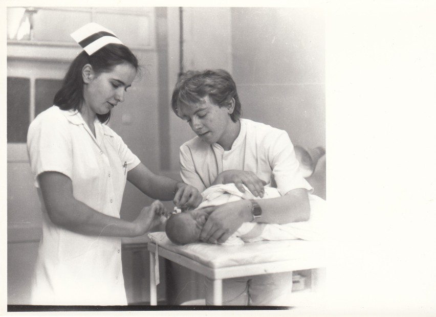 Zdjęcie archiwalne z porodówki szpitala na Bielanach
