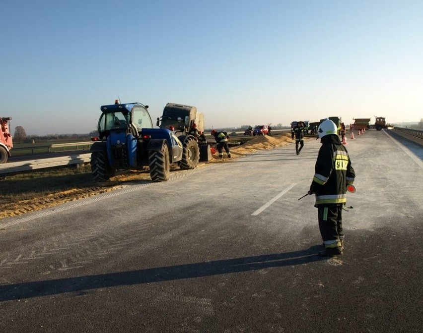 Wypadek na A2. Renault jechało pod prąd i zderzyło się z...