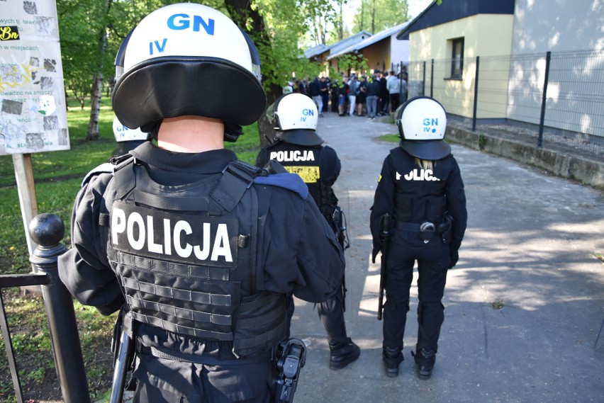 Policjanci zatrzymali kilka osób w sprawie. Ostatecznie...