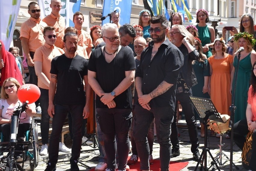 Radomski zespół IRA odsłonił swoją gwiazdę na deptaku w Opolu – stolicy polskiej piosenki. Zobaczcie zdjęcia