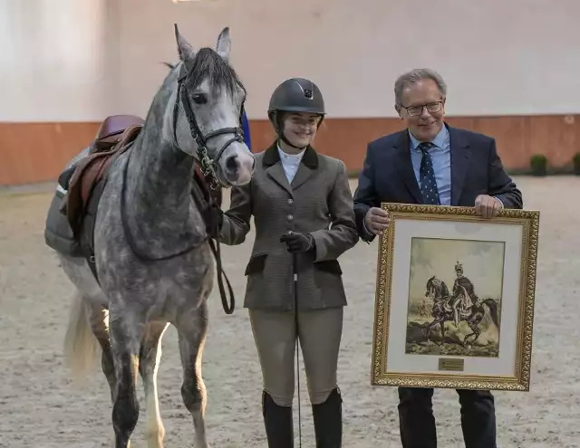 Jędrzejowianka Oliwia Kowal i jej koń arabski Elgoriusz mistrzami Polski i Europy na zawodach jeździeckich. "To moja pasja od dziecka".