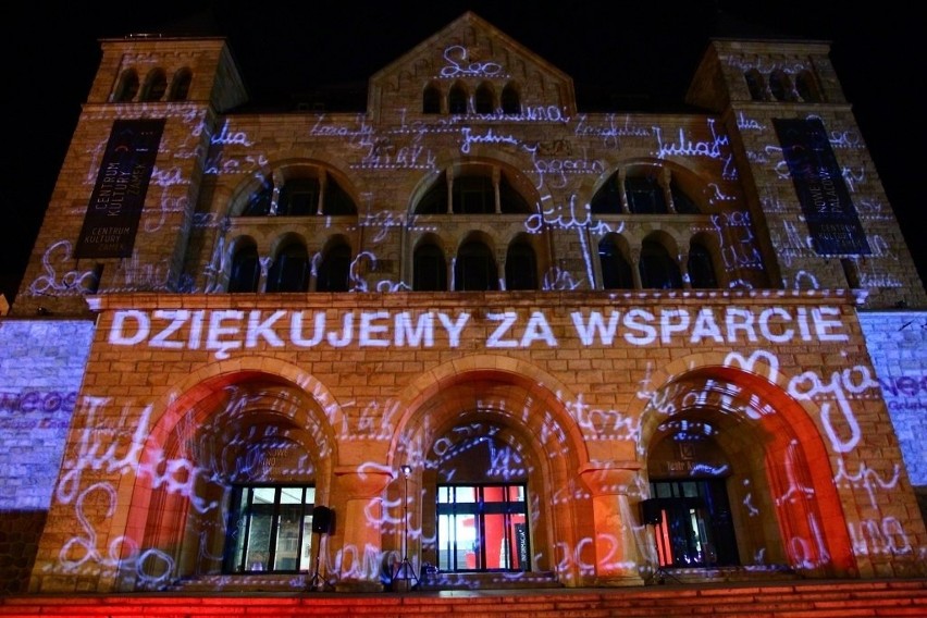 Dzieciaki pokolorowały fasadę Centrum Kultury Zamek