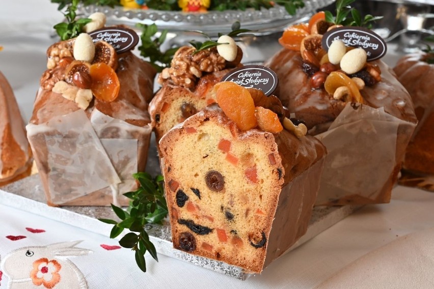 Cukiernicze arcydzieła ze Świata Słodyczy w Kielcach. Pyszności idealne na Wielkanoc. Będzie świąteczny kiermasz ciast (WIDEO)