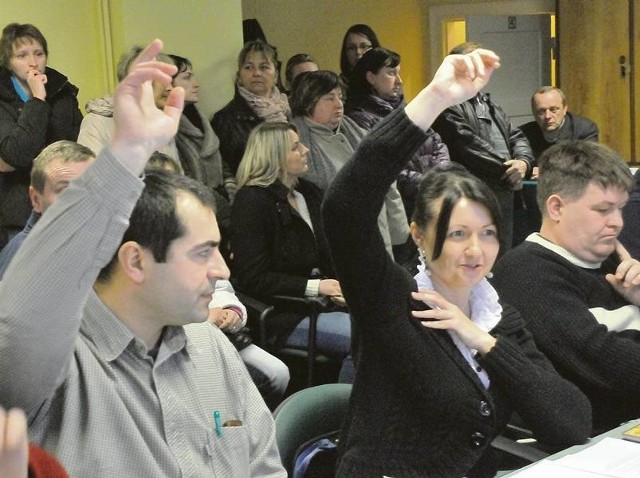 Mimo apelu wójta, większość radnych głosowała z odrzuceniem uchwały o likwidacji szkoły w Boryszynie.