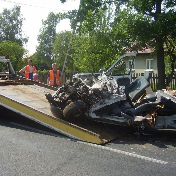 Z renaulta kangoo została tylko kupa złomu.