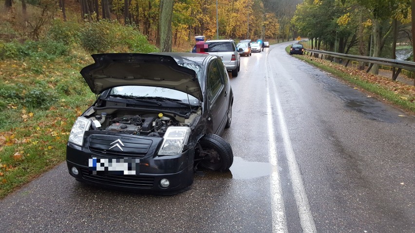 Po zderzeniu dwóch samochodów na ulicy Kościuszki w...