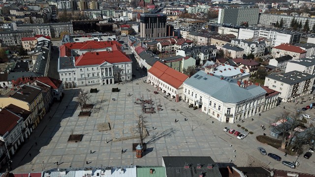 W kwietniu zostanie wprowadzony zakaz  ruchu przez Rynek od Bodzentyńskiej do Piotrkowskiej.