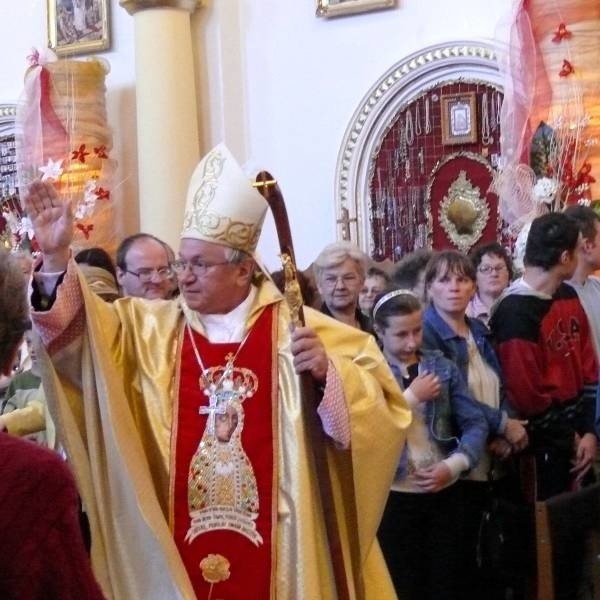 Sobotniej mszy przewodził ksiądz biskup Zygmunt Zimowski, ordynariusz diecezji radomskiej.