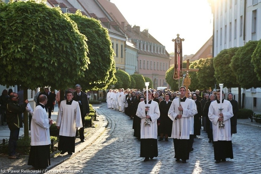 Wrocław żegna biskupa Józefa Pazdura (ZDJĘCIA)