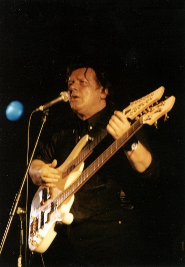 John Wetton w maju 1998 r. wystąpił już w FP. Z tego koncertu powstała płyta koncertowa "Nomansland"