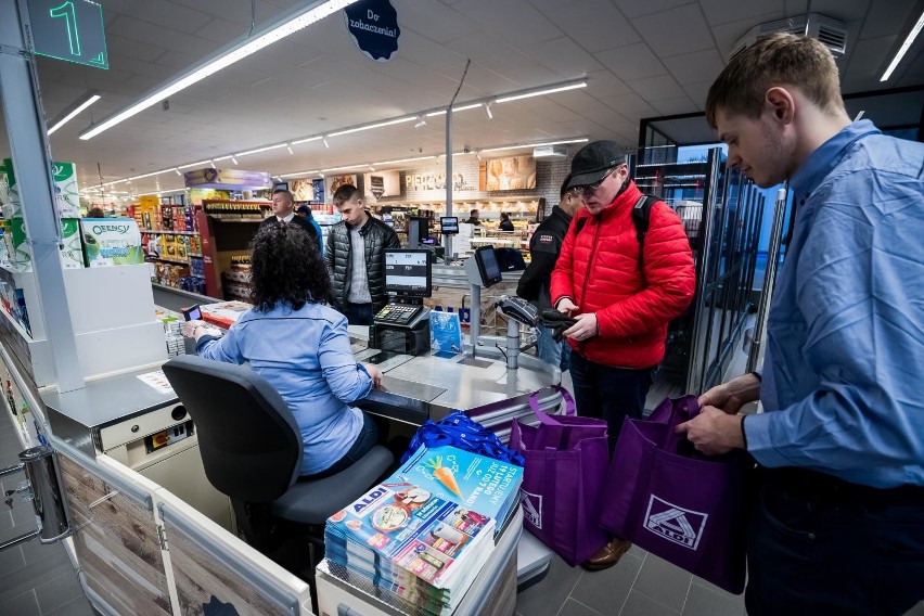 Swoją załogę docenia również Aldi. Na 1000 zł mogą liczyć...