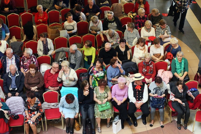 „Odczaruj jesień życia" już po raz szósty. Pokaz mody w Galerii Olimp