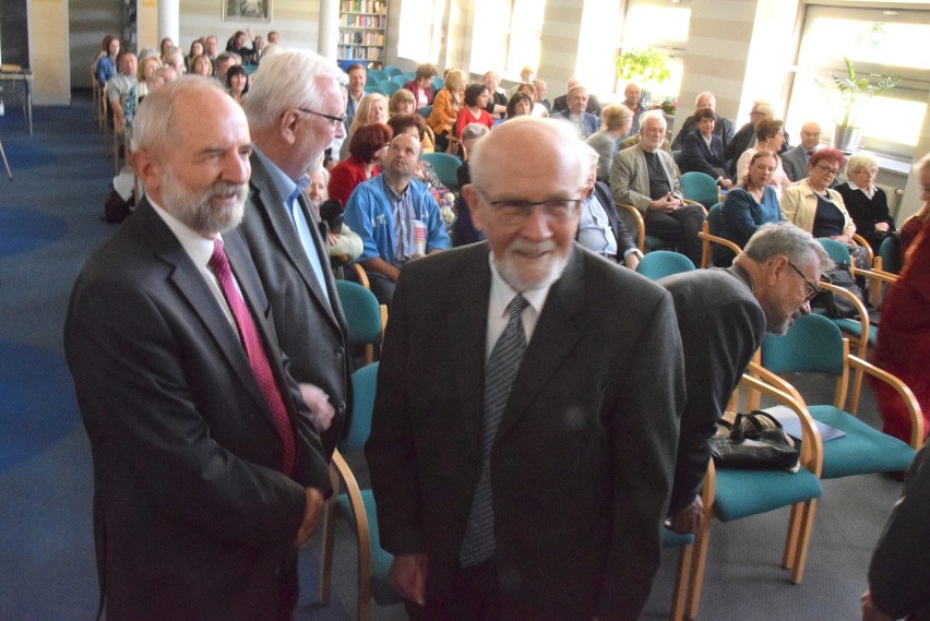 Jubileusz 90-lecia profesora Stanisława Żaka w Wojewódzkiej Bibliotece Publicznej w Kielcach 