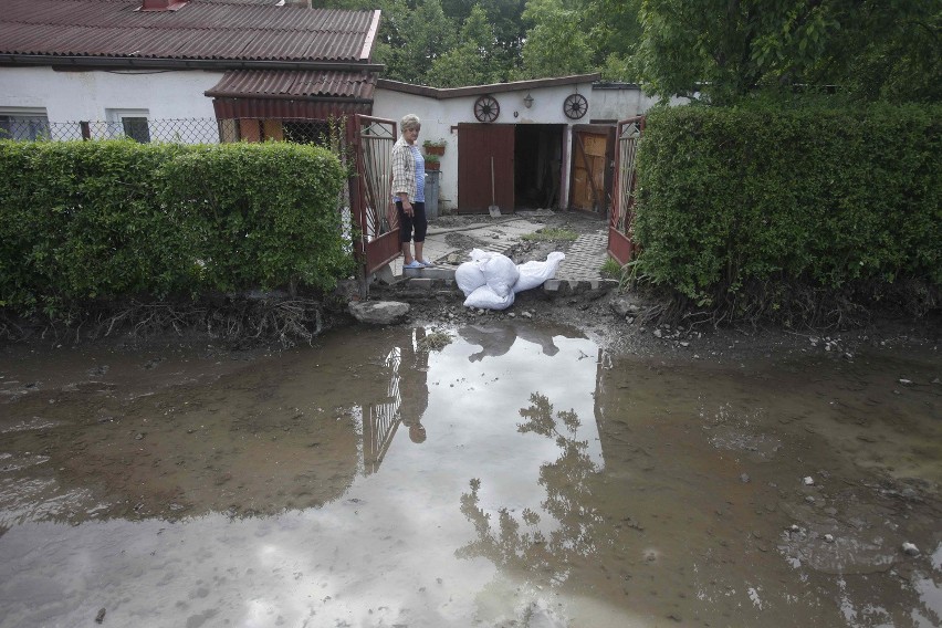 Powódź w Dąbrowie Górniczej: Podtopienia w Strzemieszycach