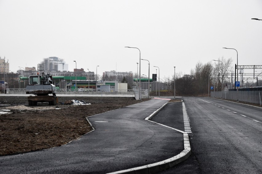 Przy końcu nowej drogi powstały parkingi. To, jak będzie się...