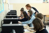 W Bydgoszczy brakuje znacznie ponad 100 nauczycieli. W szkołach wakaty są, ale o chętnych trudno