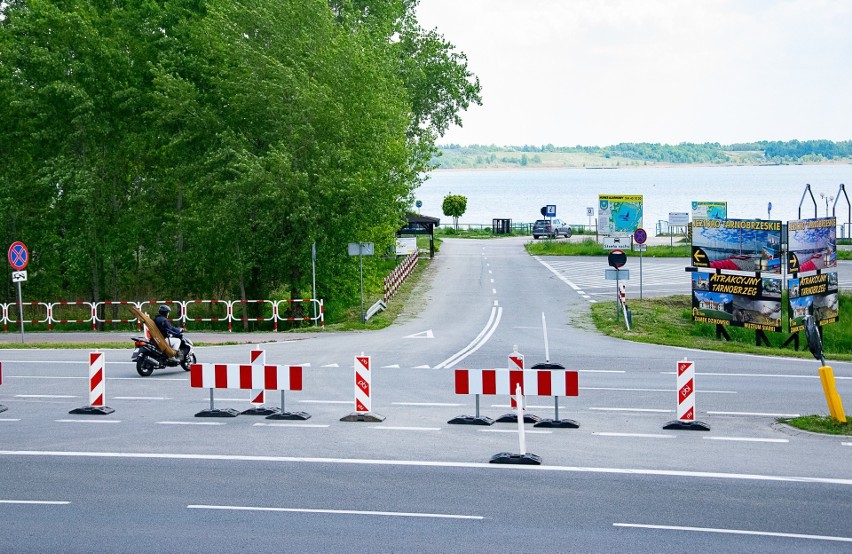 Wjazd główny nad Jezioro Tarnobrzeskie jest wciąż zamknięty....