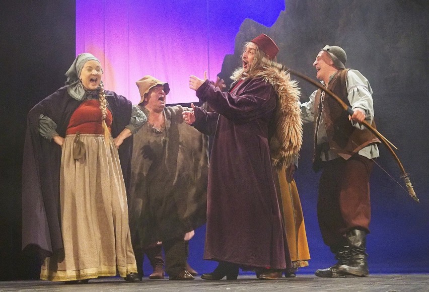 Teatr Dramatyczny. Hobbit - przedstawienie premierowe,...