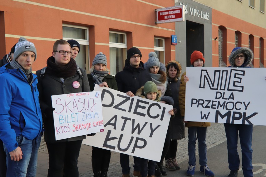 Protest przed siedzibą MPK przeciw brutalności kontrolerów