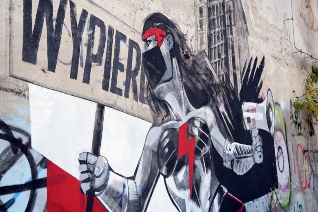Nowy mural w Zielonej Górze komentuje ostatnie protesty w Polsce.