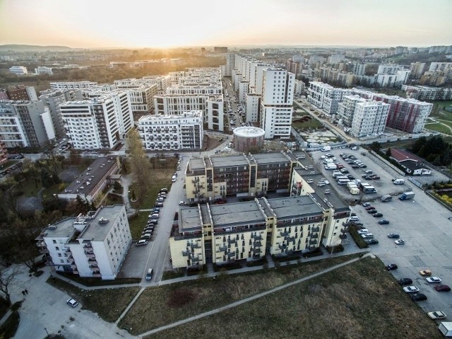 Przedstawiciele PZFD Kraków krytycznie ocenili politykę mieszkaniową kandydatów na prezydenta Krakowa. Ceny mieszkań cały czas rosną