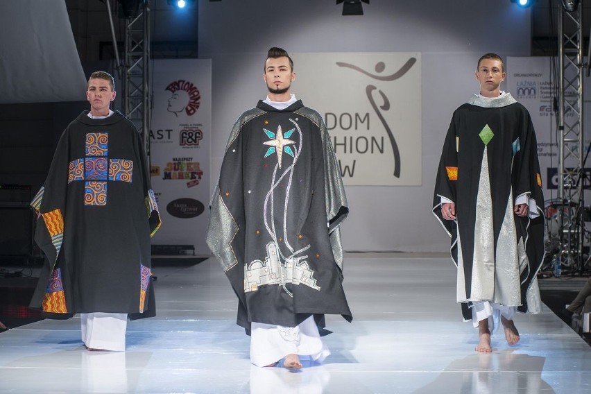 Radom Fashion Show - pokaz ornatów księdza Marka Wójcika 