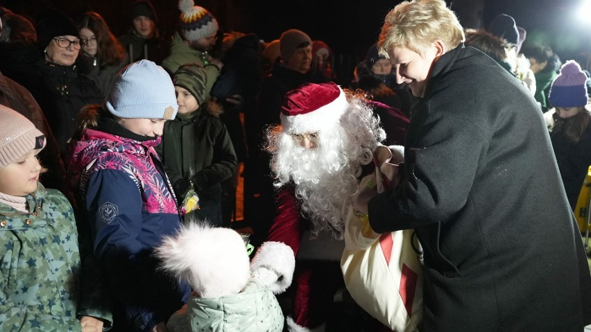 Święty Mikołaj także zawitał tego wieczora do Nowej Wsi.