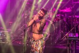 Kraków. Artysta znany wcześniej jako Conchita Wurst objawił na krakowskim koncercie swoje nowe oblicze [ZDJĘCIA] 