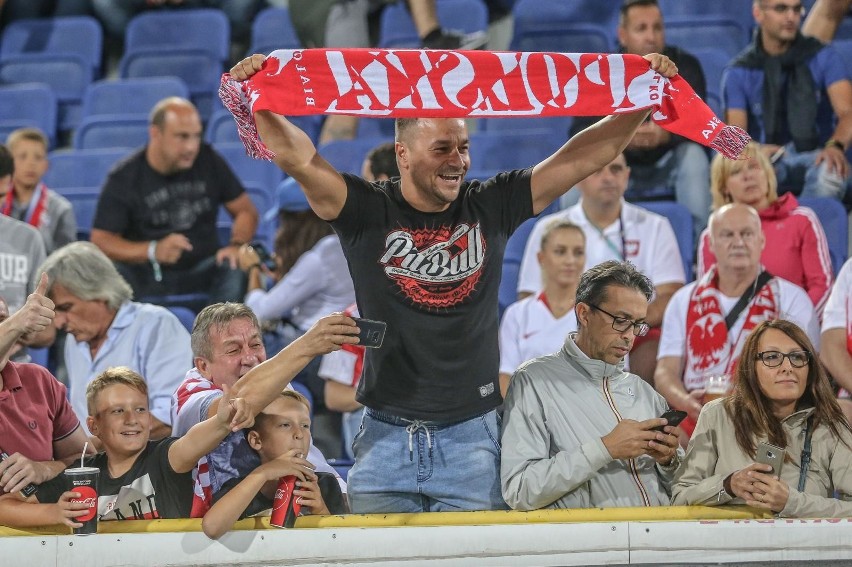 Polscy kibice opanowali stadion w Bolonii i dopingowali...