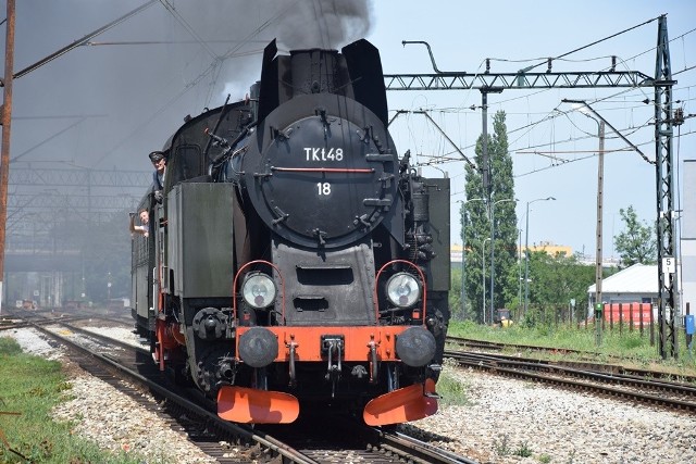Pociąg retro prowadził parowóz Tkt48-18 z Jaworzyny Śląskiej