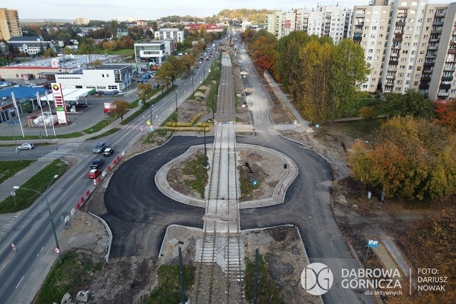 Od 24 października ruch w stronę Gołonoga i huty zostanie przełożony na gotowy odcinek remontowanej ul. Piłsudskiego, a ekipy budowlane rozpoczną prace na jezdni w kierunku centrumZobacz kolejne zdjęcia/plansze. Przesuwaj zdjęcia w prawo naciśnij strzałkę lub przycisk NASTĘPNE