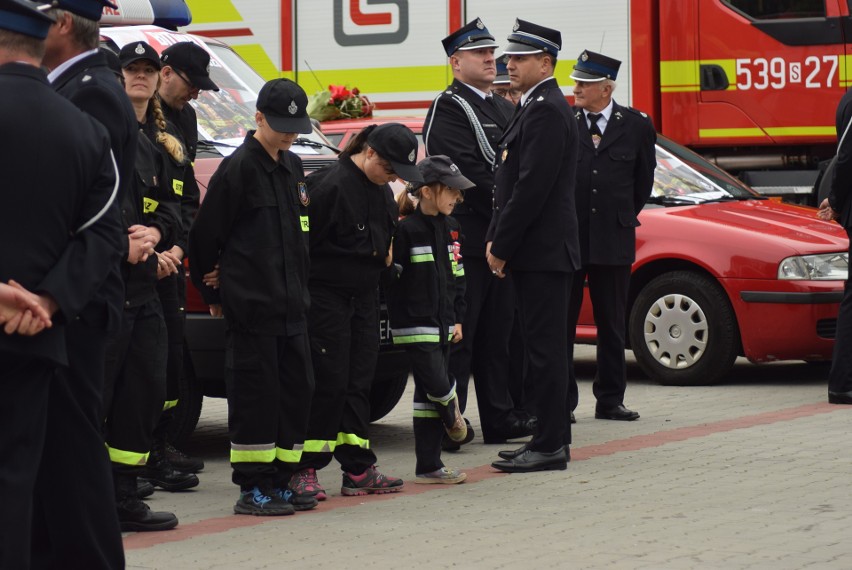 Strażacy ochotnicy z powiatu myszkowskiego otrzymali nowe...