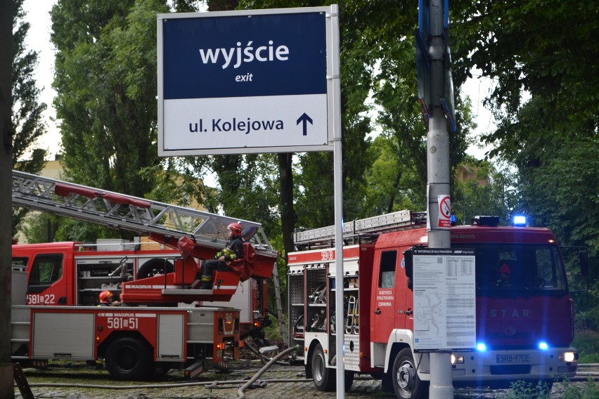 Pożar gasili strażacy z PSP w Rybniku i ochotnicy z...
