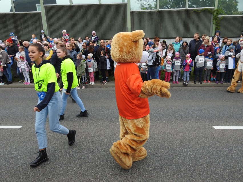 Białystok Biega 2019. Homeschool Run. Dzieci pobiegły na dystansach 100, 600 i 1000 metrów [ZDJĘCIA]