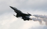 Rozbił się amerykański myśliwiec F-16. Na pokładzie były niebezpieczne chemikalia