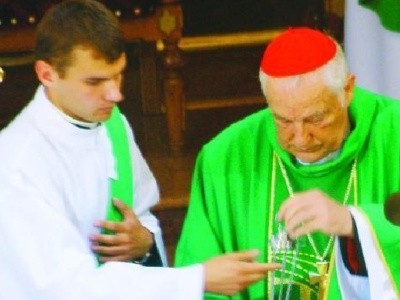 Kardynał podczas niedzielnego nabożeństwa w Grajewie