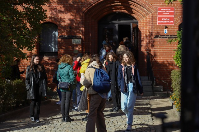 Studenci UMK pod Wydziałem Humanistycznym, Collegium Maius, Toruń, 17.10.23