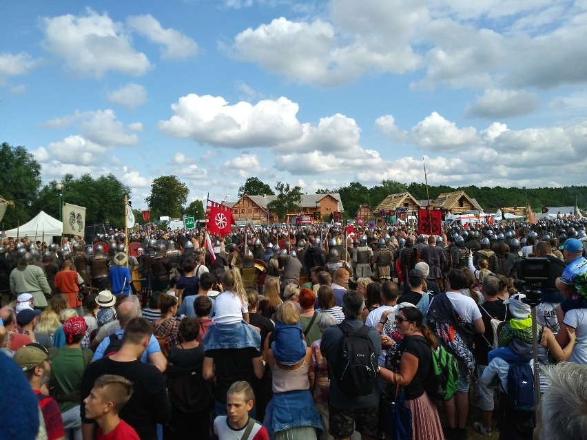 Rozpoczął się Festiwal Słowian i Wikingów 2019 w Wolinie. Na miejscu tłumy odwiedzających [ZDJĘCIA]