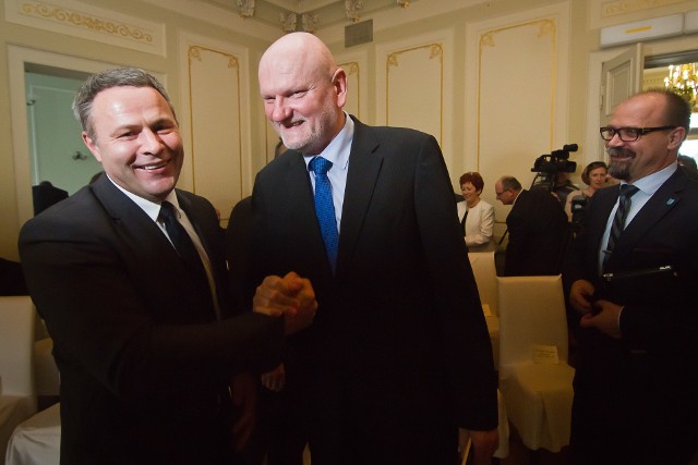 Jak prezydent z prezydentem. Z lewej Rafał Bruski, z prawej Michał Zaleski