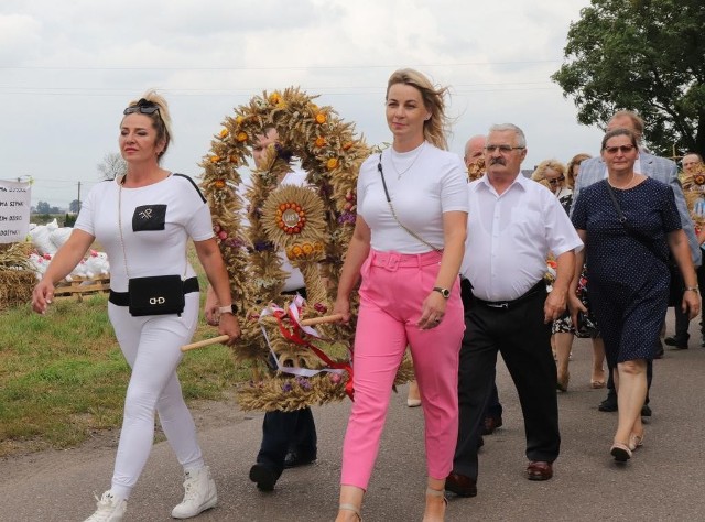 Podczas Gminnych Dożynek w Racicach rolnicy z Kruszwicy i okolic zaprezentowali dożynkowe wieńce. Odprawiona została dziękczynna msza św. Były wyróżnienia dla najlepszych gospodarzy i wspólna zabawa