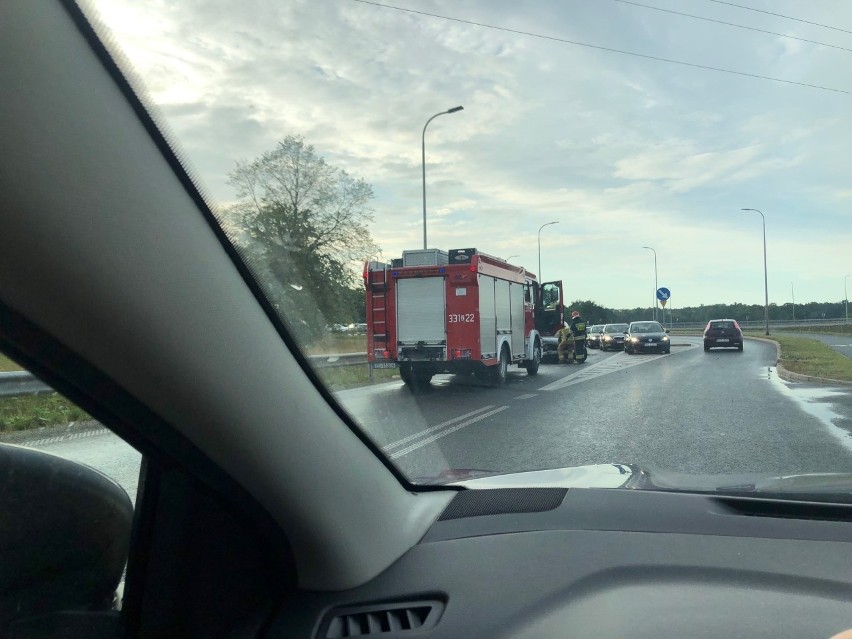 W niedzielę w godzinach popołudniowych na rondzie przy ulicy...