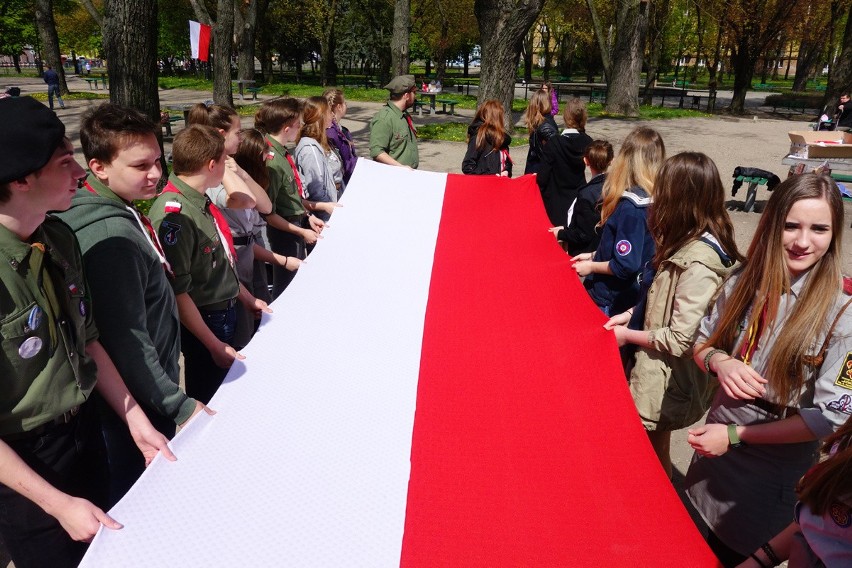 Dzień Flagi 2016 w Łodzi. Piknik Biało-Czerwonej w Parku Staromiejskim [ZDJĘCIA]